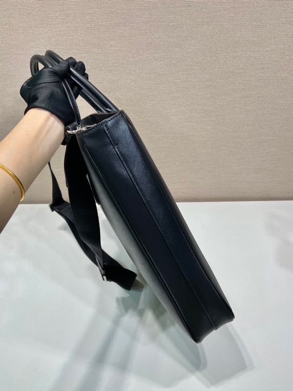 Pra*a top handle bags
